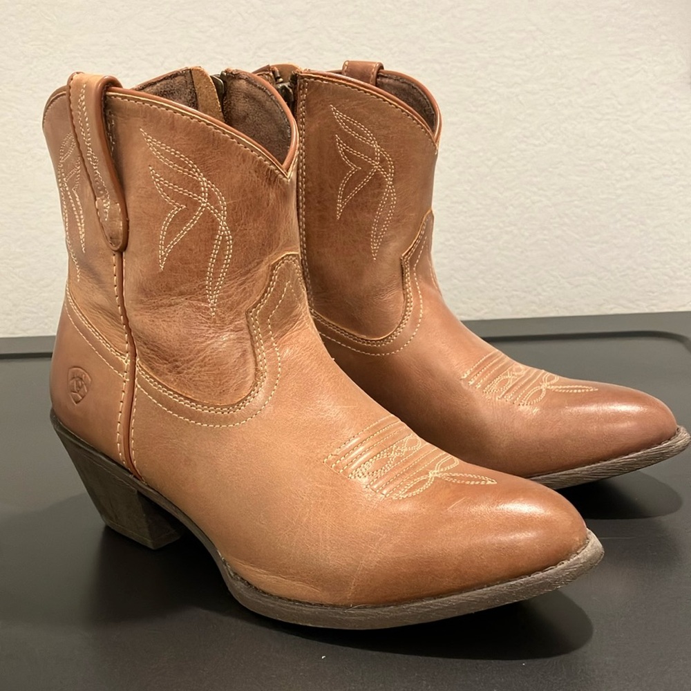 Ariat Darlin’ Western Boot in Burnt Sugar